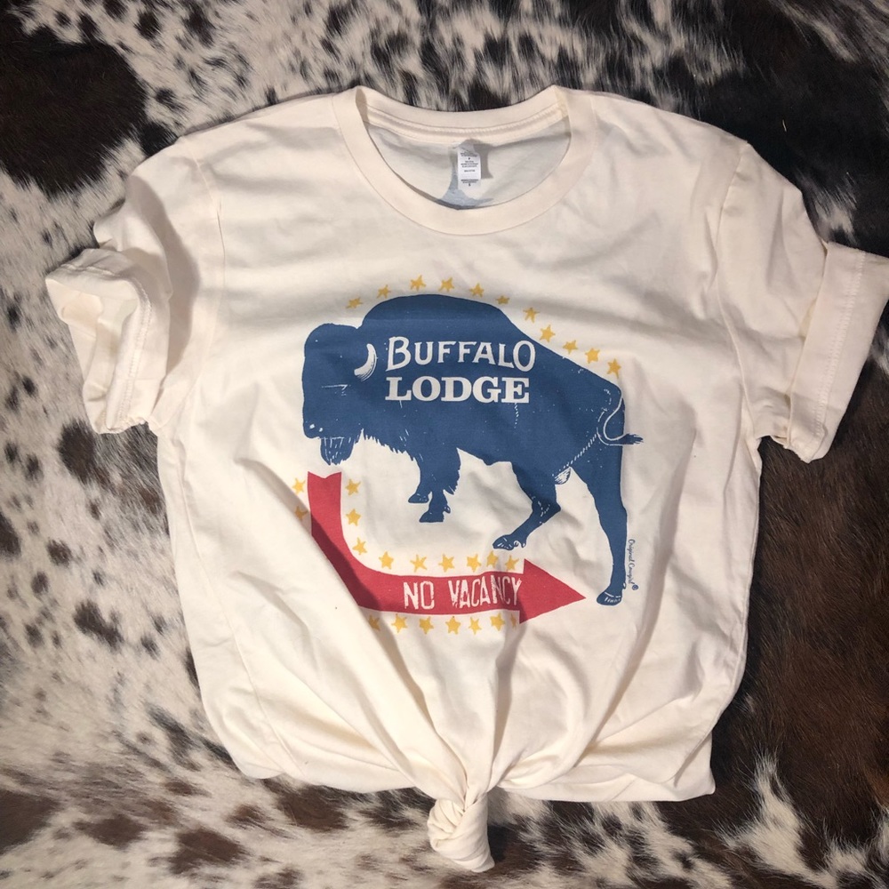 Graphic tee size M